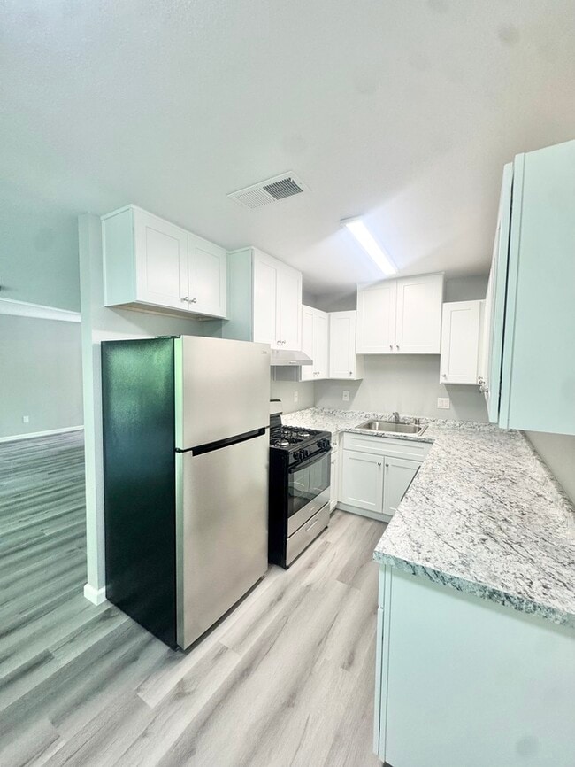 Photo - Nicely updated 2-bedroom 1-bath apartment in Auburn!