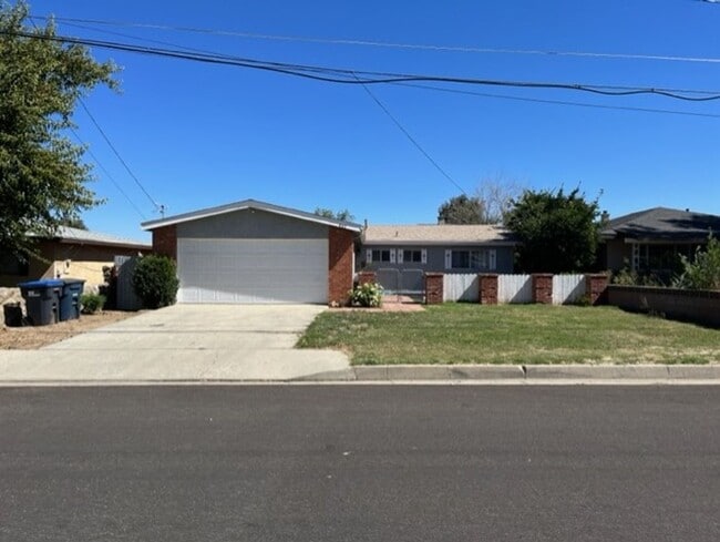 Building Photo - Spacious 3-Bedroom, 2-Bath Home – 1,510 Sq. Ft.