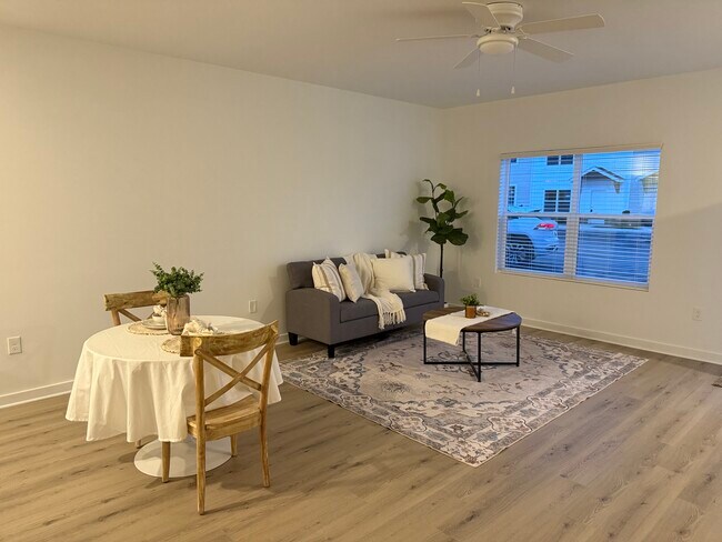 Photo - 4815 Cornell St