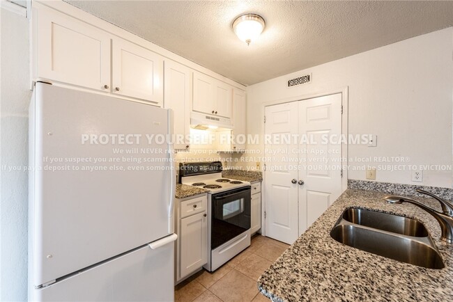 Photo - 2102 Blueberry Ln