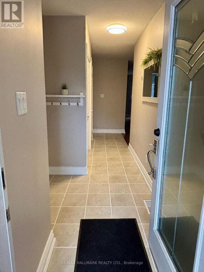 Photo - 551 Dorchester Dr