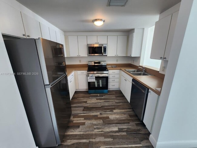 Building Photo - 1250 S Miami Ave Unit 909