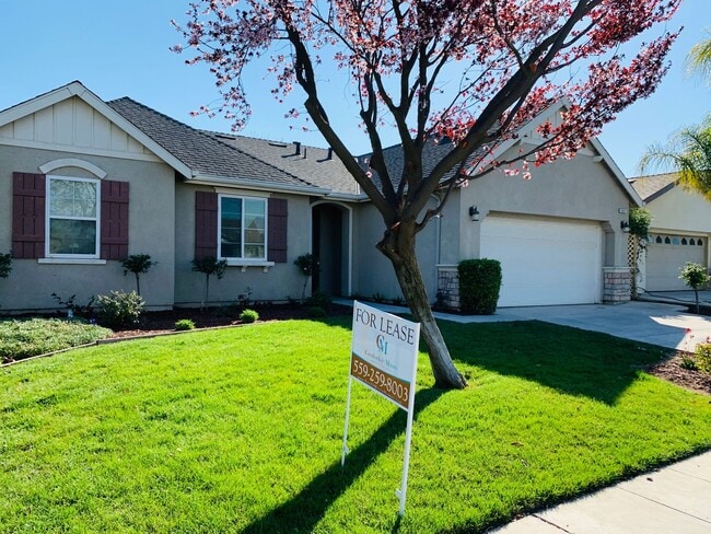 Building Photo - Coming up FOR SALE! Like New Super clean 3/2 West Fresno single story in Central Unified