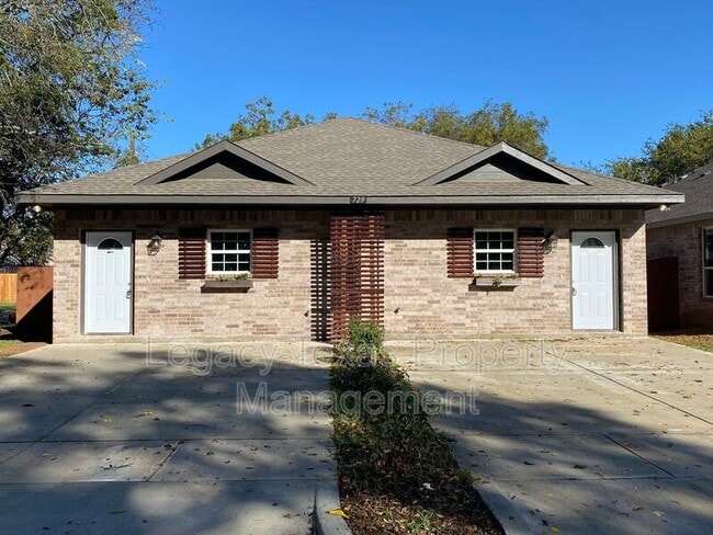 Building Photo - 729 E Brown St Rental