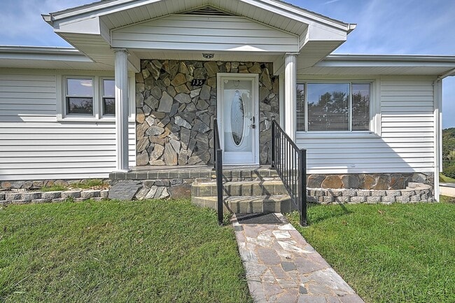 Photo - 135 Hixon Cir