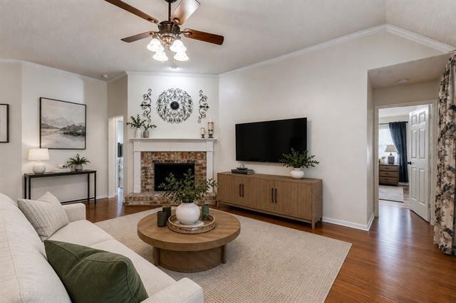 Photo - 2306 St Albens Pl