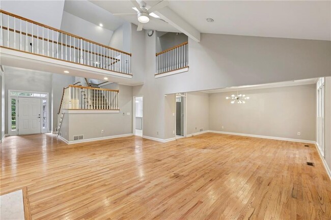 Photo - 3740 Ashford Point