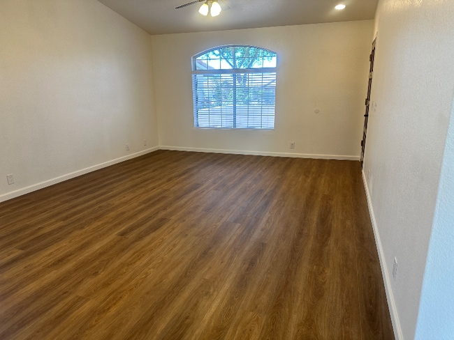 Photo - 1060 W Paseo Way