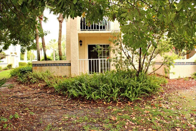 1604 SE Green Acres Cir  