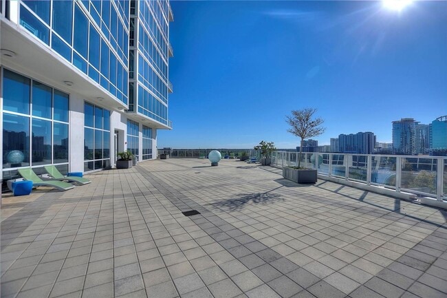 Photo - 150 E Robinson St