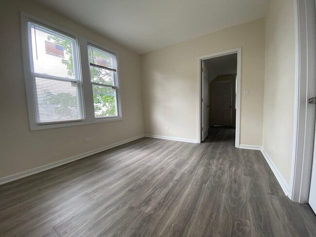 Photo - 3657 W Oakdale Ave Unit 1