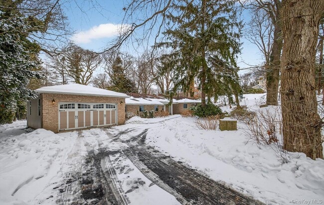 Photo - 11 Juneau Blvd