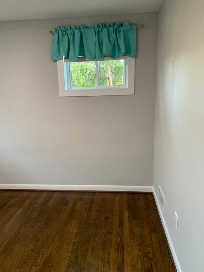 Photo - 10031 Renfrew Rd