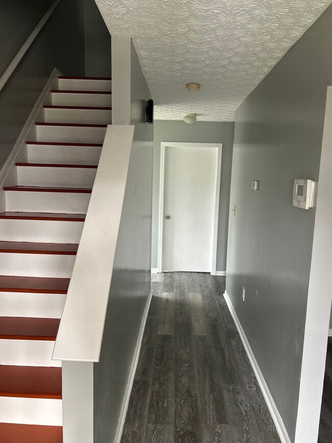 Photo - 2874 Olive St