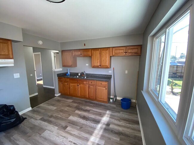 Photo - 9252 S Parnell Ave