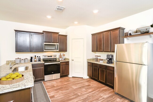 Photo - 12029 Claudette St