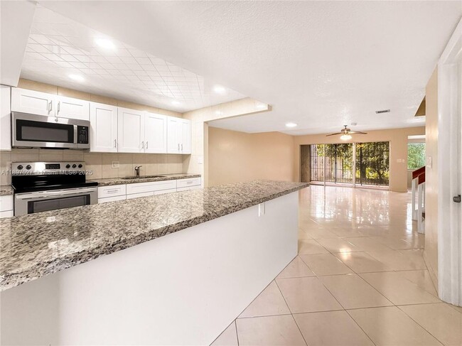 Photo - 5608 NW 19th St Unit TOWNHOUSE