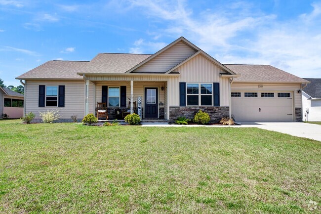 Building Photo - 309 Breezeway Dr Rental