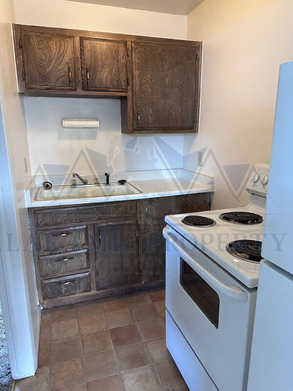 Photo - 706 Downey St Unidad 28