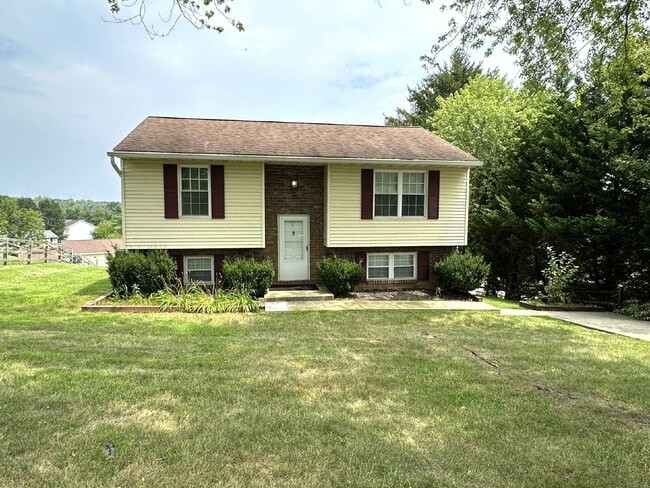 Building Photo - Single Family Home in Wakefield Valley