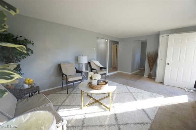 Photo - 211 Hilltop Dr