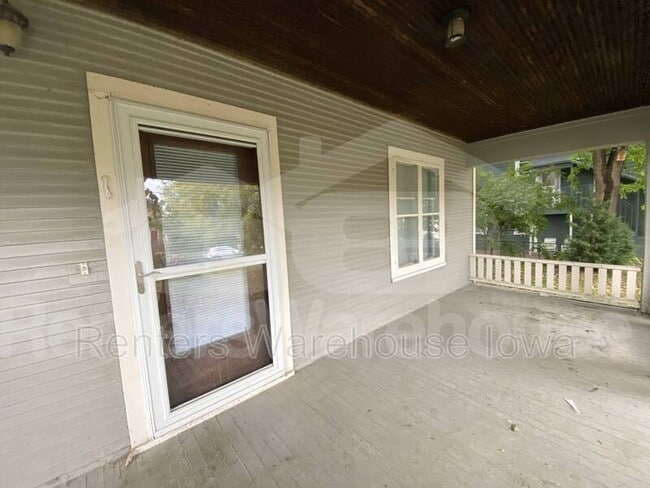 Photo - 2805 Cottage Grove Ave