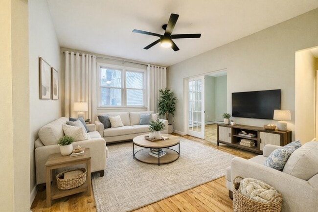 Building Photo - 11 W 44th St Unit First Floor