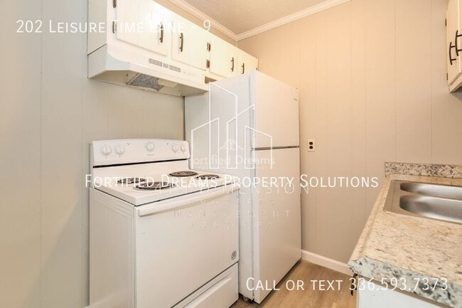 Building Photo - 202 Leisure Time Ln Unit 9