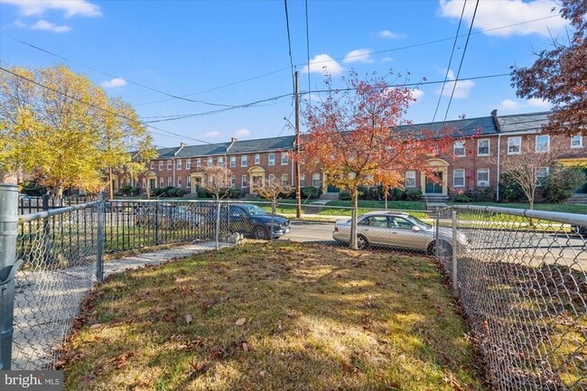 Building Photo - 134 35th St NE