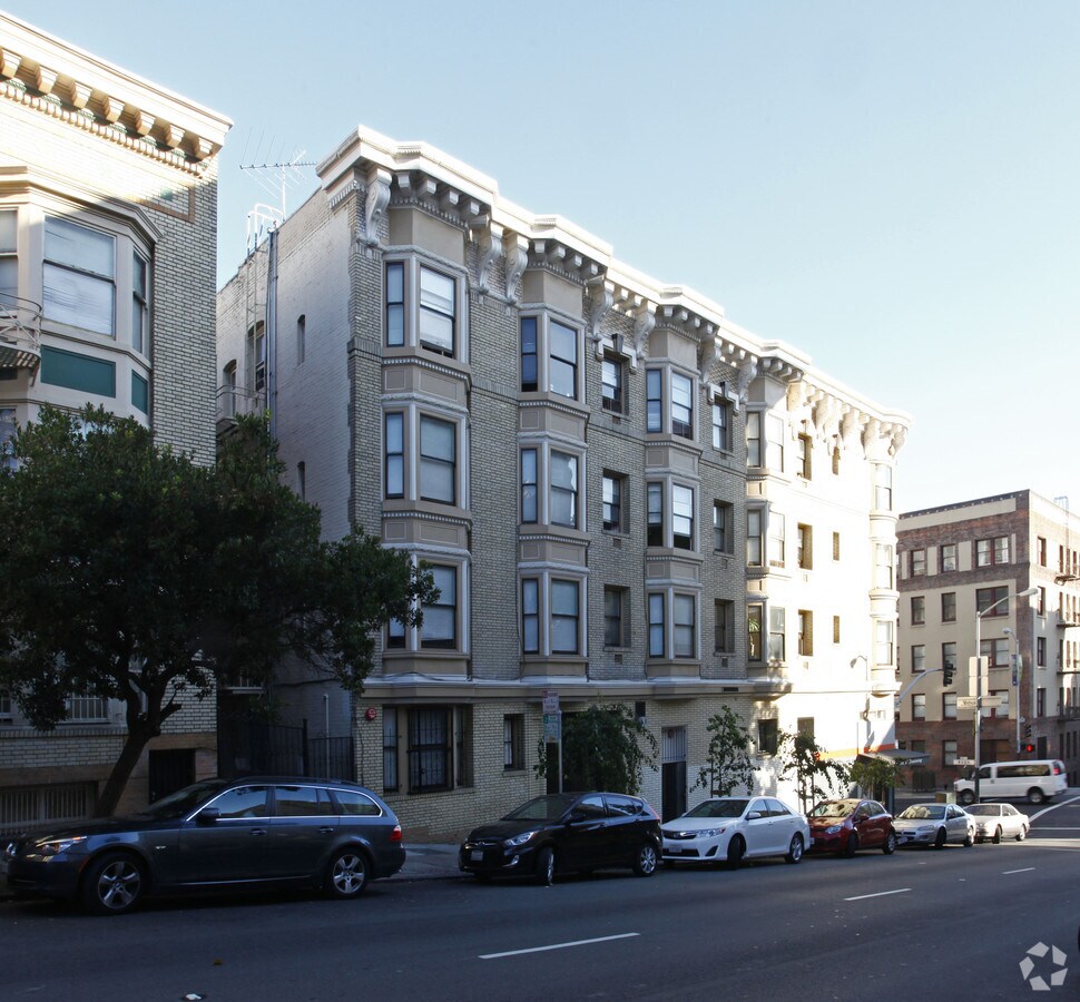 Parking Area - 920 Leavenworth