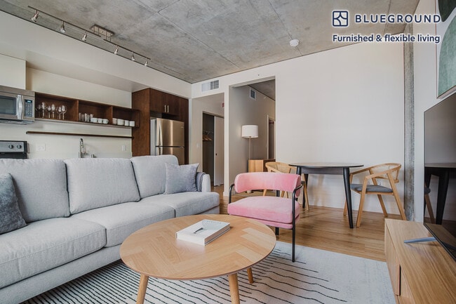 Photo - 11011 NE 9th Pl Unidad FL2-ID821