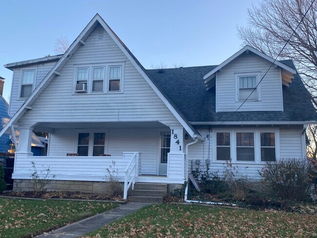 Photo - 1841 E 5th St Unidad Apartment 1