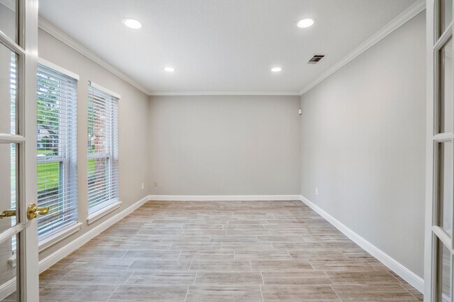 Photo - 7607 Wycomb Ln