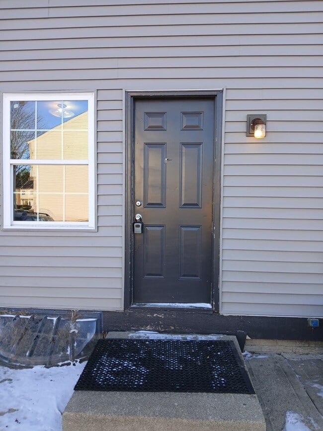 Building Photo - 2666 Sawbury Blvd Unit 2666