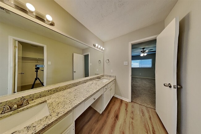 Photo - 4935 Pecan Grove Dr