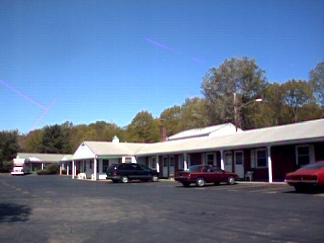 Colonial Efficiency Apartments - Colonial Efficiency Apartments