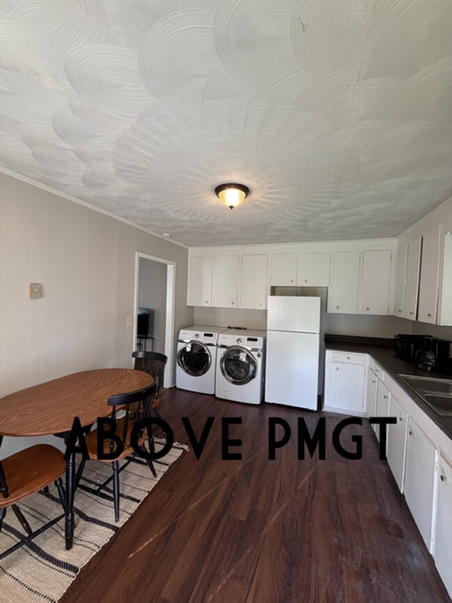 Photo - 394 Sequoia Dr