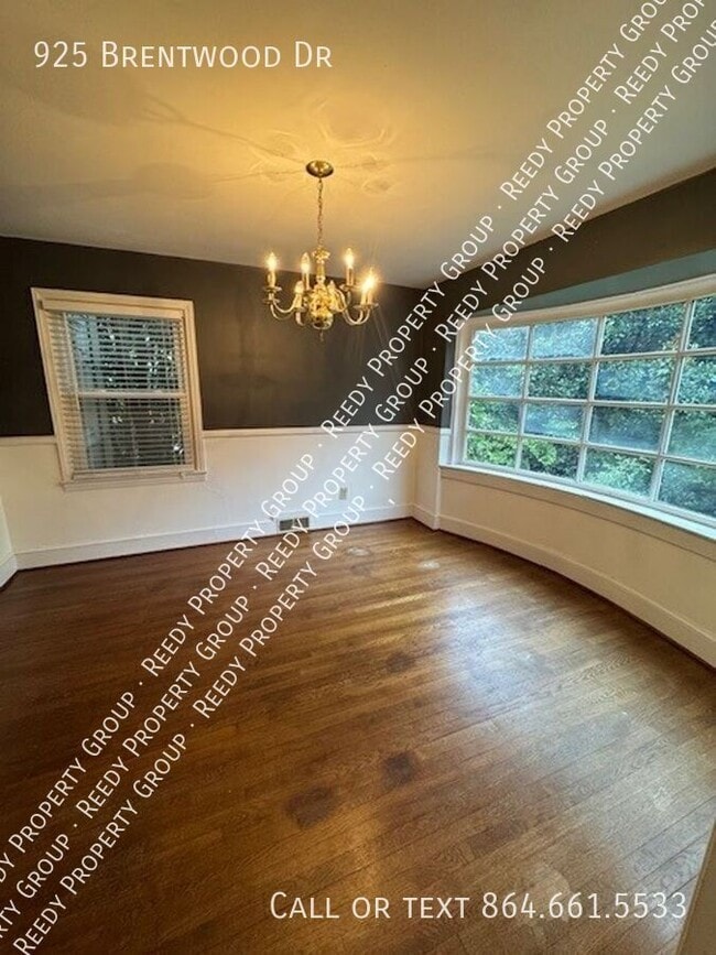 Photo - 925 Brentwood Dr