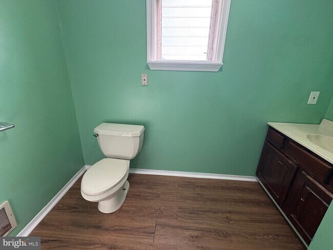 Photo - 2715 Hammonds Ferry Rd