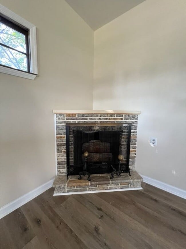 Photo - Roomy 3 bedroom/2 bath home on 1 acre in Phenix City!