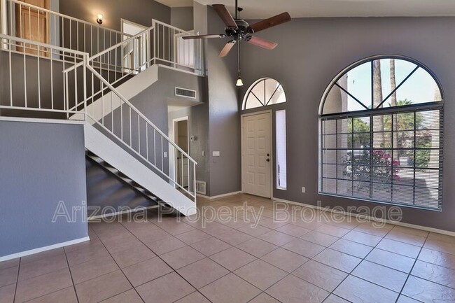 Building Photo - 1653 E Cindy St