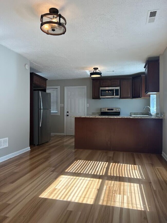 3 Bed 2 Bath in Hapeville! Rental For Rent in Hapeville, GA