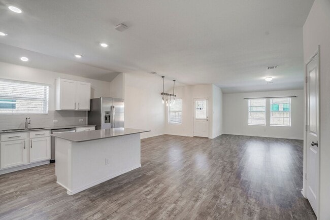 Photo - 3200 Windy Vane Dr