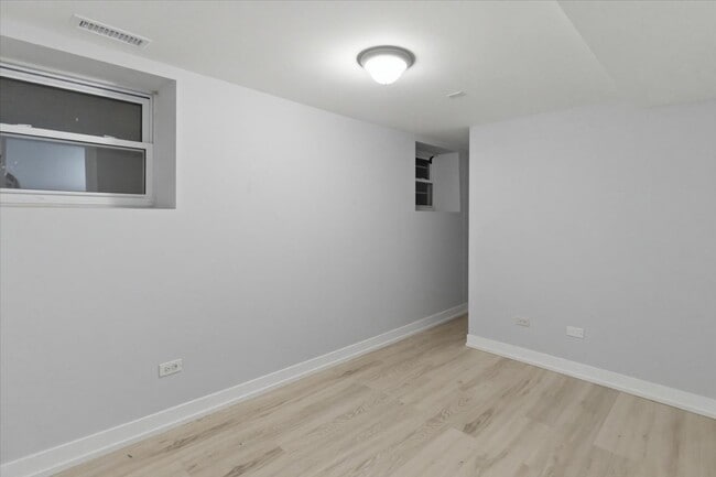 Photo - 910 W Gunnison St Unit G1