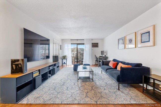 Building Photo - 555 Central Park Ave Unit 109