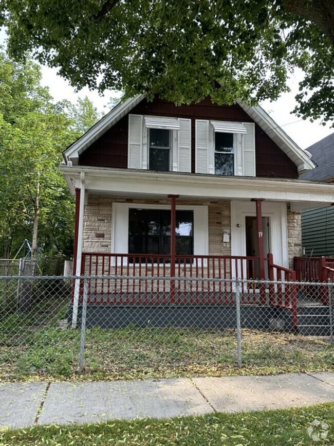 Building Photo - Spacious Single Family Home Ready for Rent...