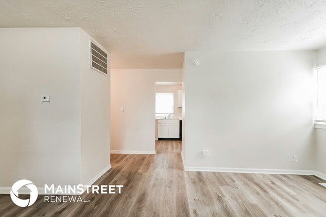 Photo - 8161 Schoen Dr