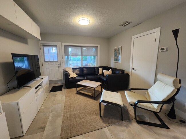 MODERN LIVING ROOM - 1008 SE 4th St Unit 1006