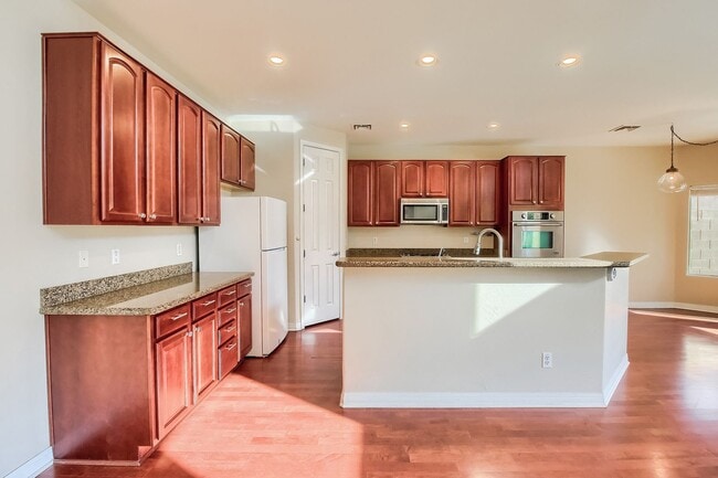 Photo - 9007 S 10th Dr