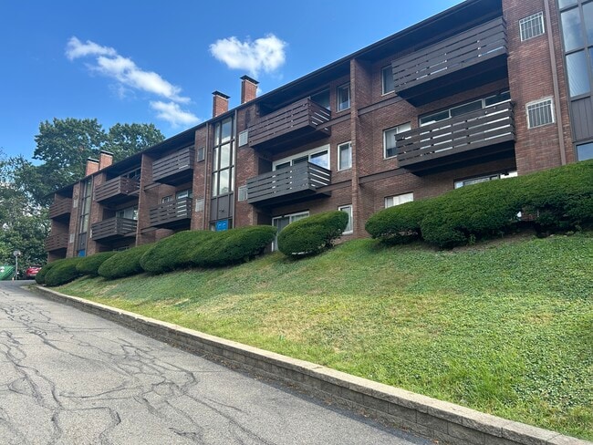 Photo - 8179 Ohio River Blvd Unit #7